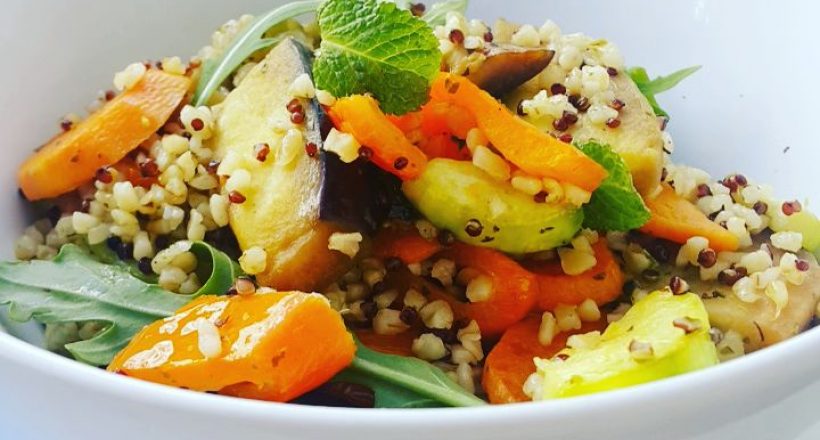 Bulgur en quinoa met warme groentes